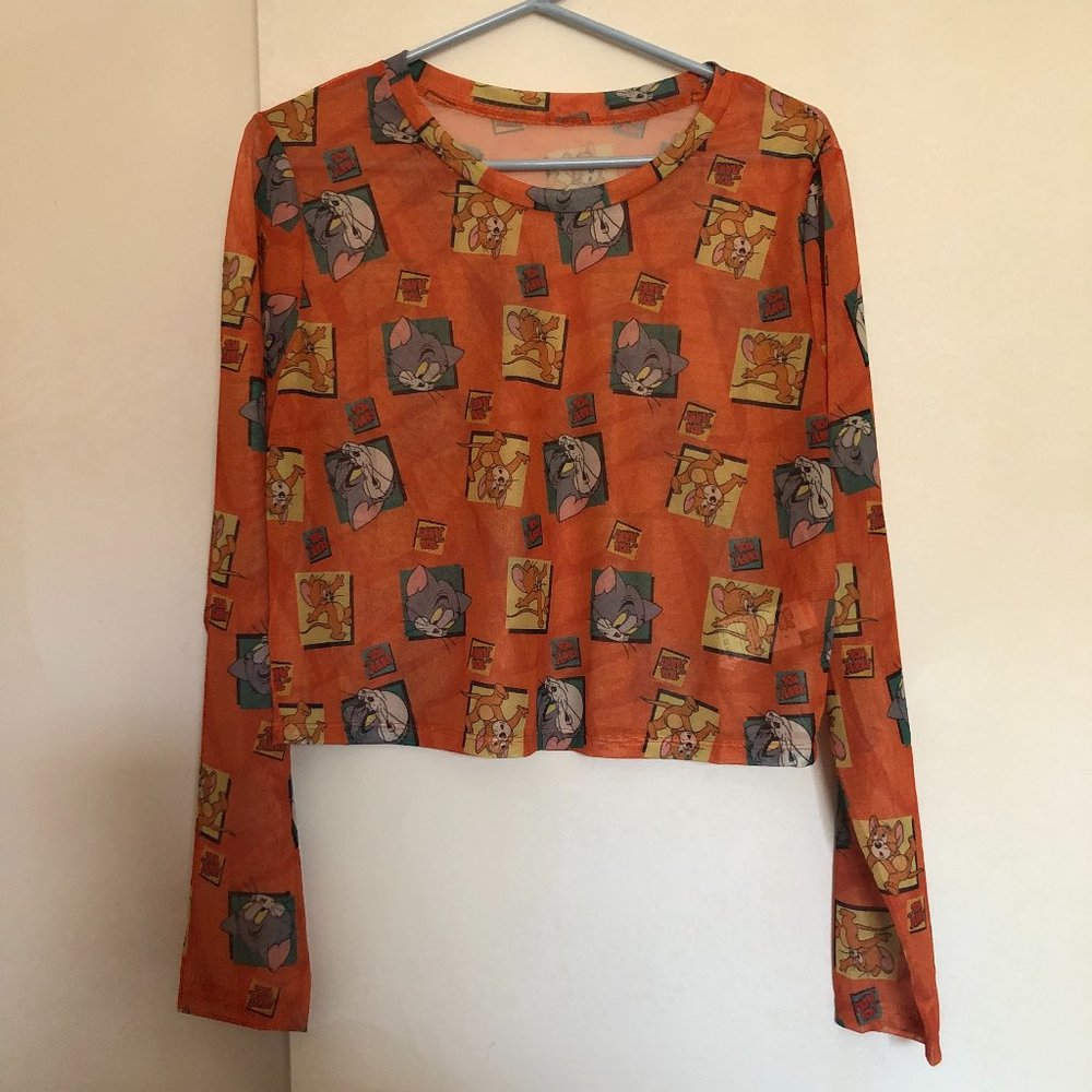 5/$25 👕 Tom and Jerry themed mesh crop top!